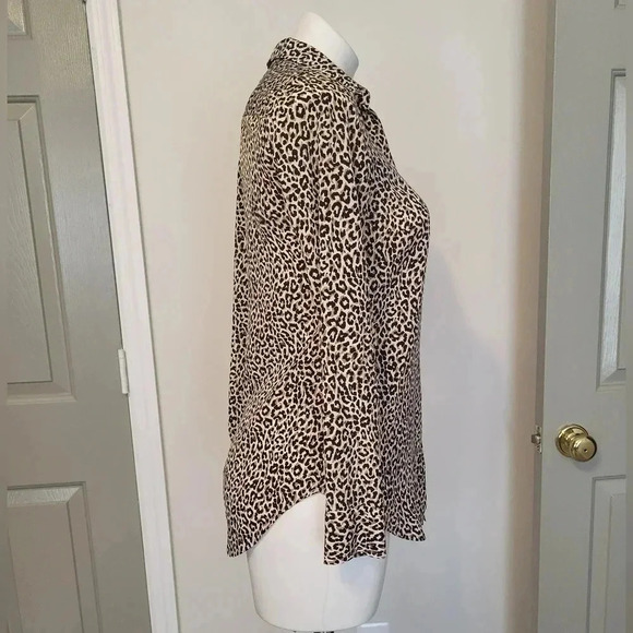 J.Crew 100% Silk Leopard Print Button Down Oversized Blouse(00) - Picture 4 of 10